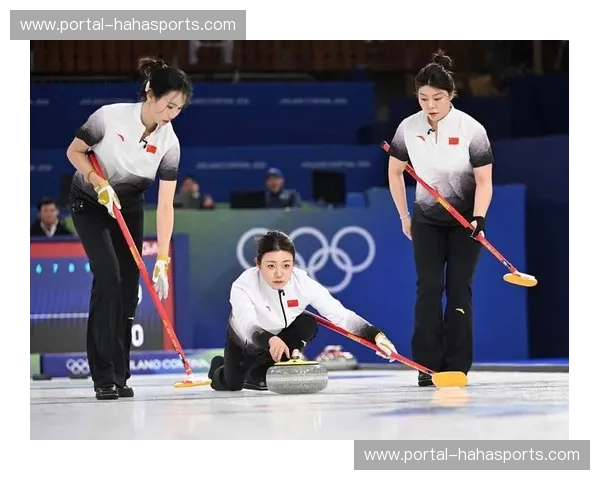 中国女子冰壶队加局绝杀英国 保留晋级淘汰赛主动权